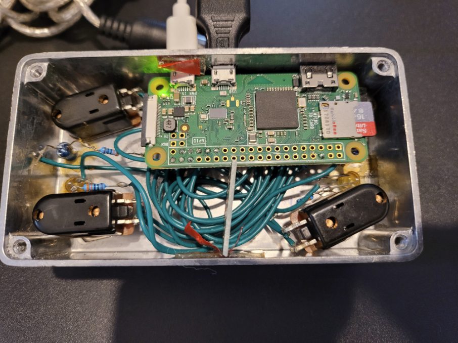 Raspberry Pi MIDI controller — assembled in enclosure