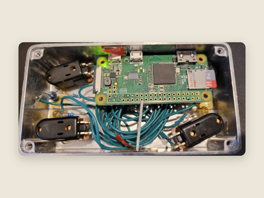 Raspberry Pi MIDI footswitch controller inside its enclosure